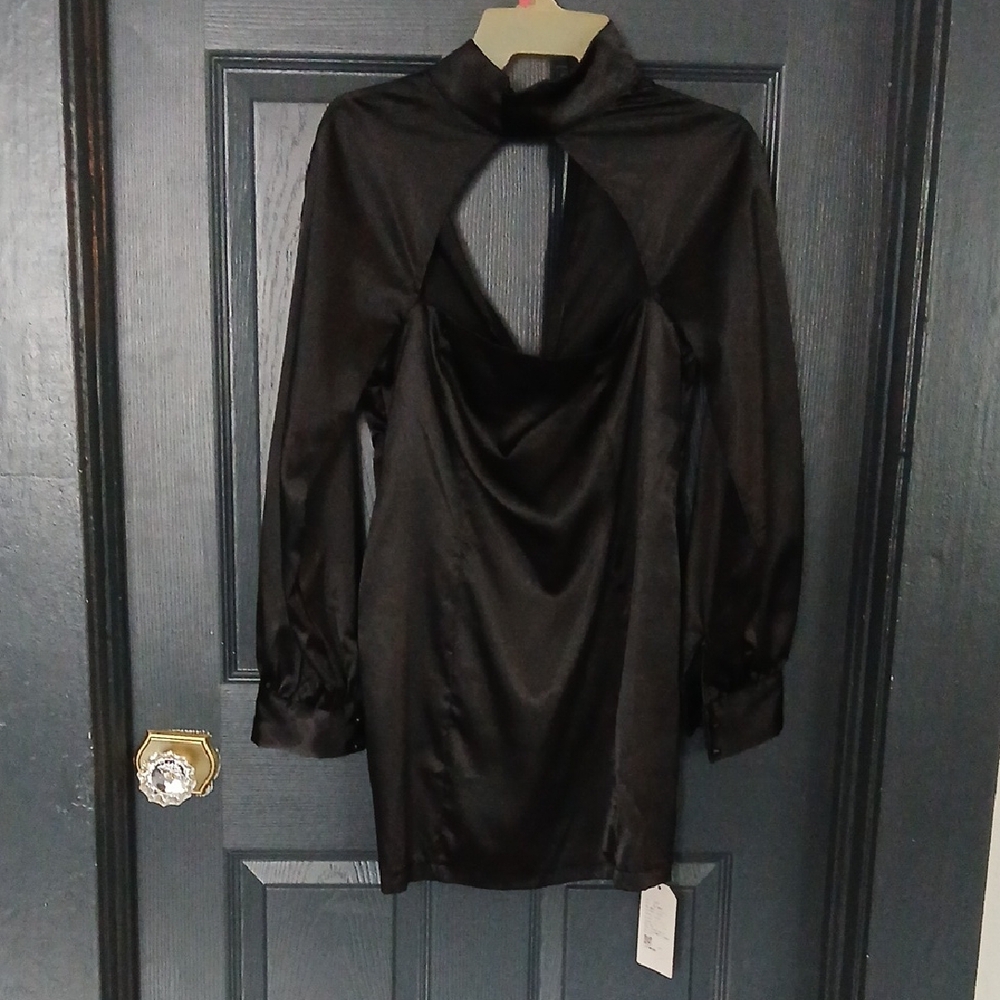 Elegant Black Long-Sleeve Dress